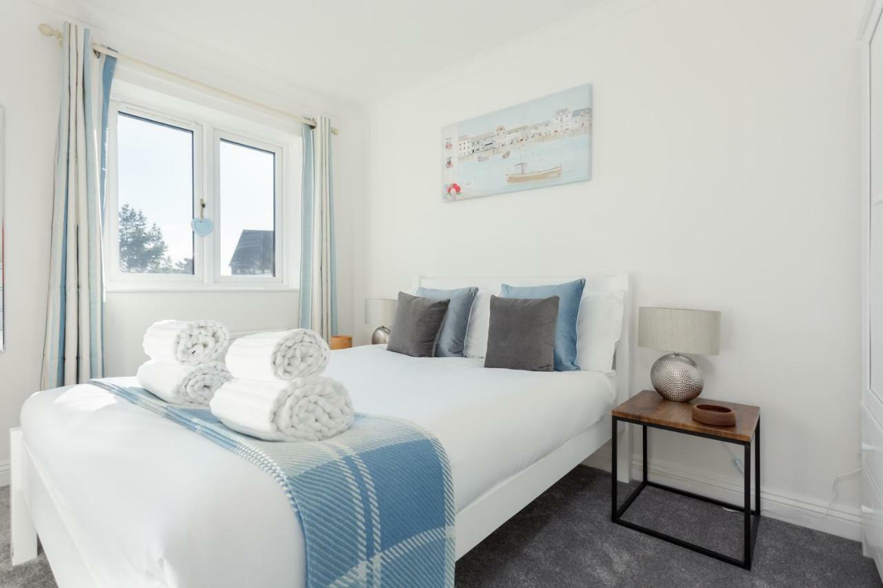 Fantasea Villa Poole Esterno foto