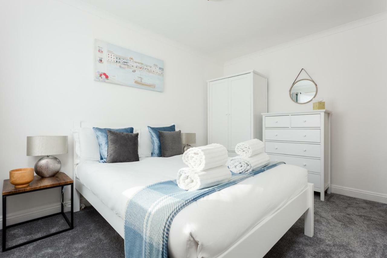 Fantasea Villa Poole Esterno foto