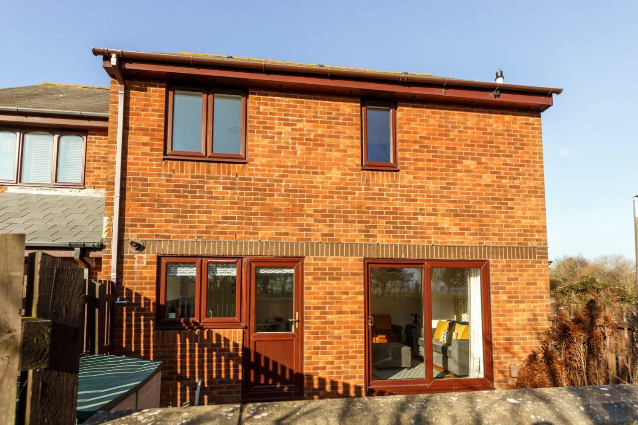 Fantasea Villa Poole Esterno foto